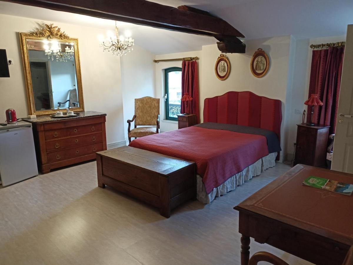 Au Fond De La Cour Bed & Breakfast Veyre-Monton Екстериор снимка