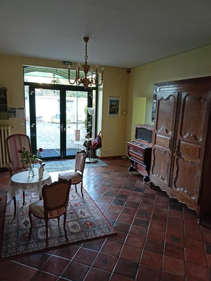 Au Fond De La Cour Bed & Breakfast Veyre-Monton Екстериор снимка