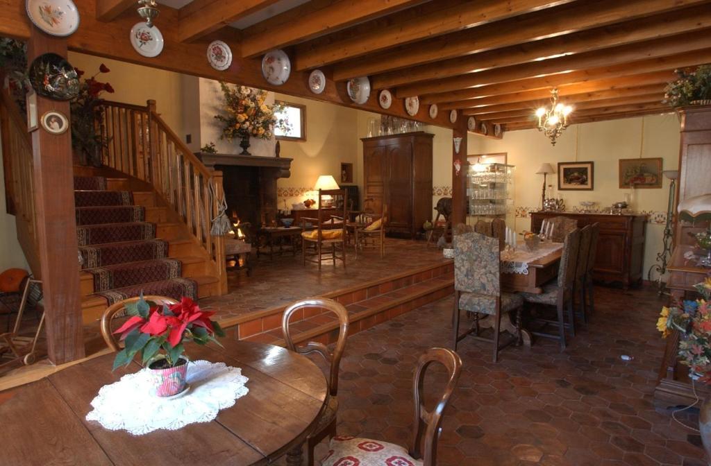 Au Fond De La Cour Bed & Breakfast Veyre-Monton Екстериор снимка